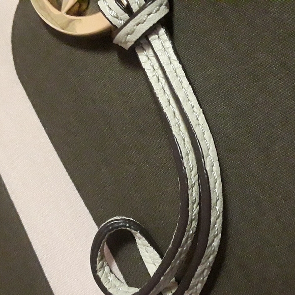 NWOT Michael Kors Brass MK Logo Bag Charm-Hangtag with Leather Light Beige Strap - Picture 4 of 8